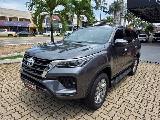 TOYOTA HILUX SW4 2.7 VVT-i FLEX SRV 7L 4X2 AUTOMÁTICO